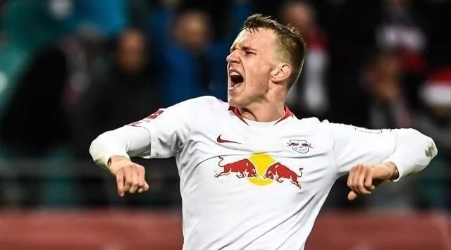 上展现出更 上展现出更