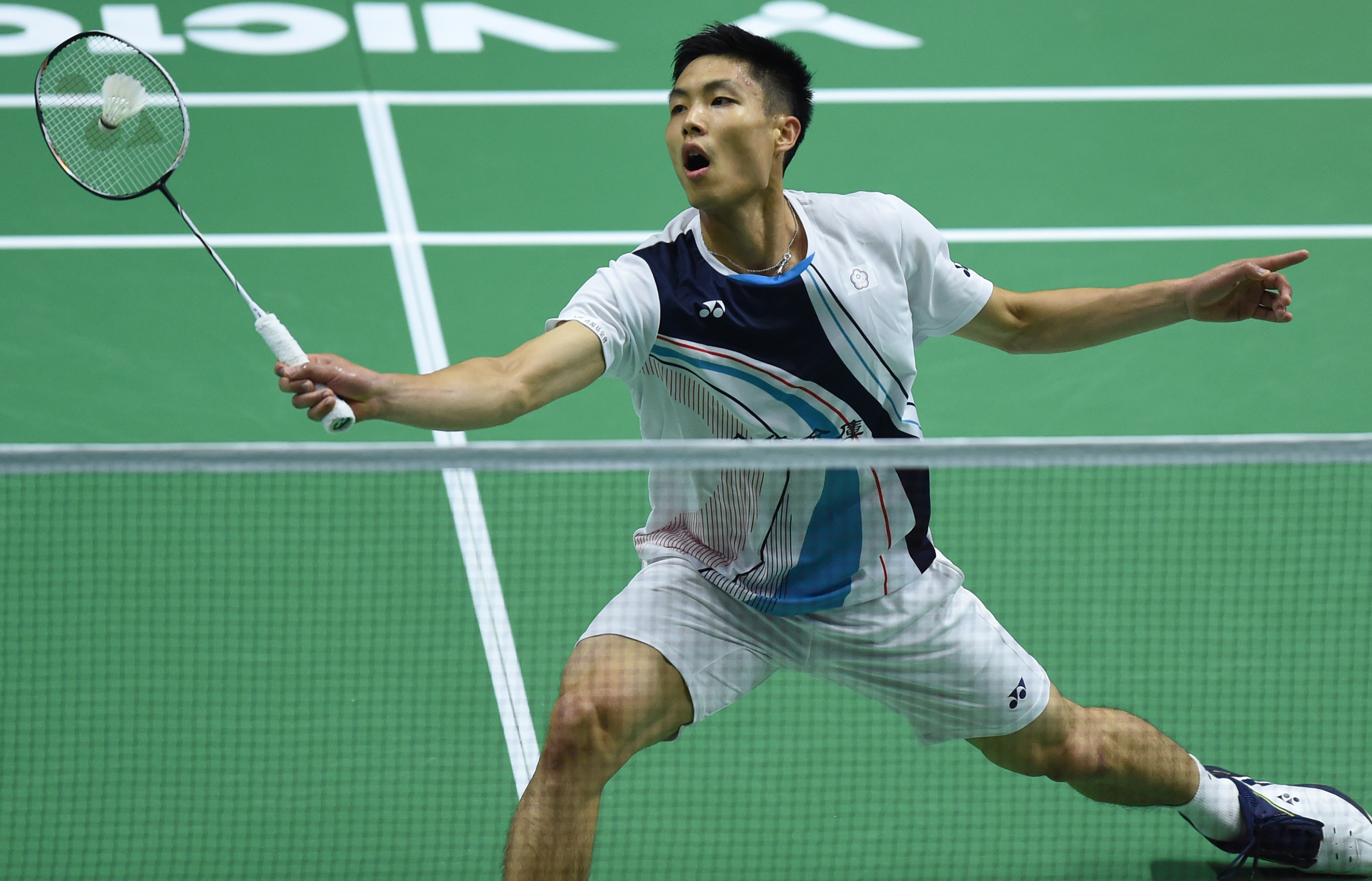 男足肩负的 男足肩负的