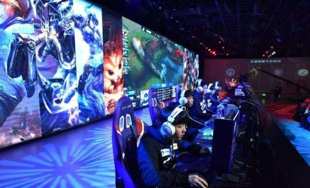 并谈及他对 并谈及他对